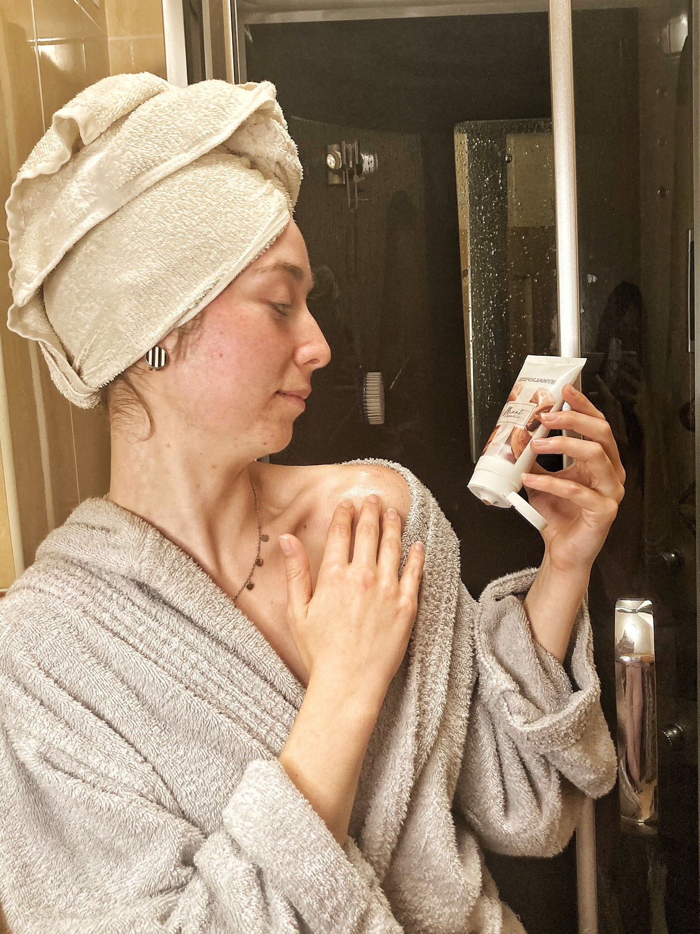 Walnut Scrub – Exfoliación Natural y Renovadora